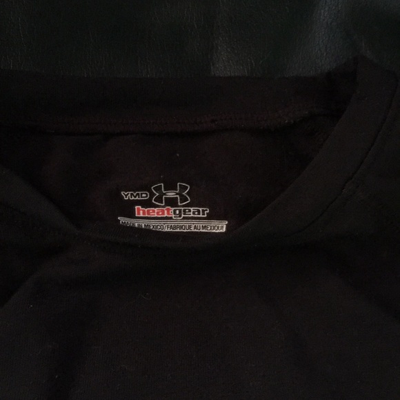 Girl under armour black and pink long sleeve top - Picture 2 of 2